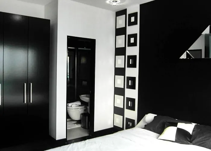 Apartment 2br Lower Penthouse @ Acqua Private Residences Manila