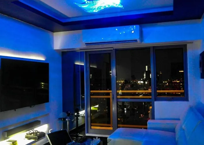 2br Lower Penthouse @ Acqua Private Residences
